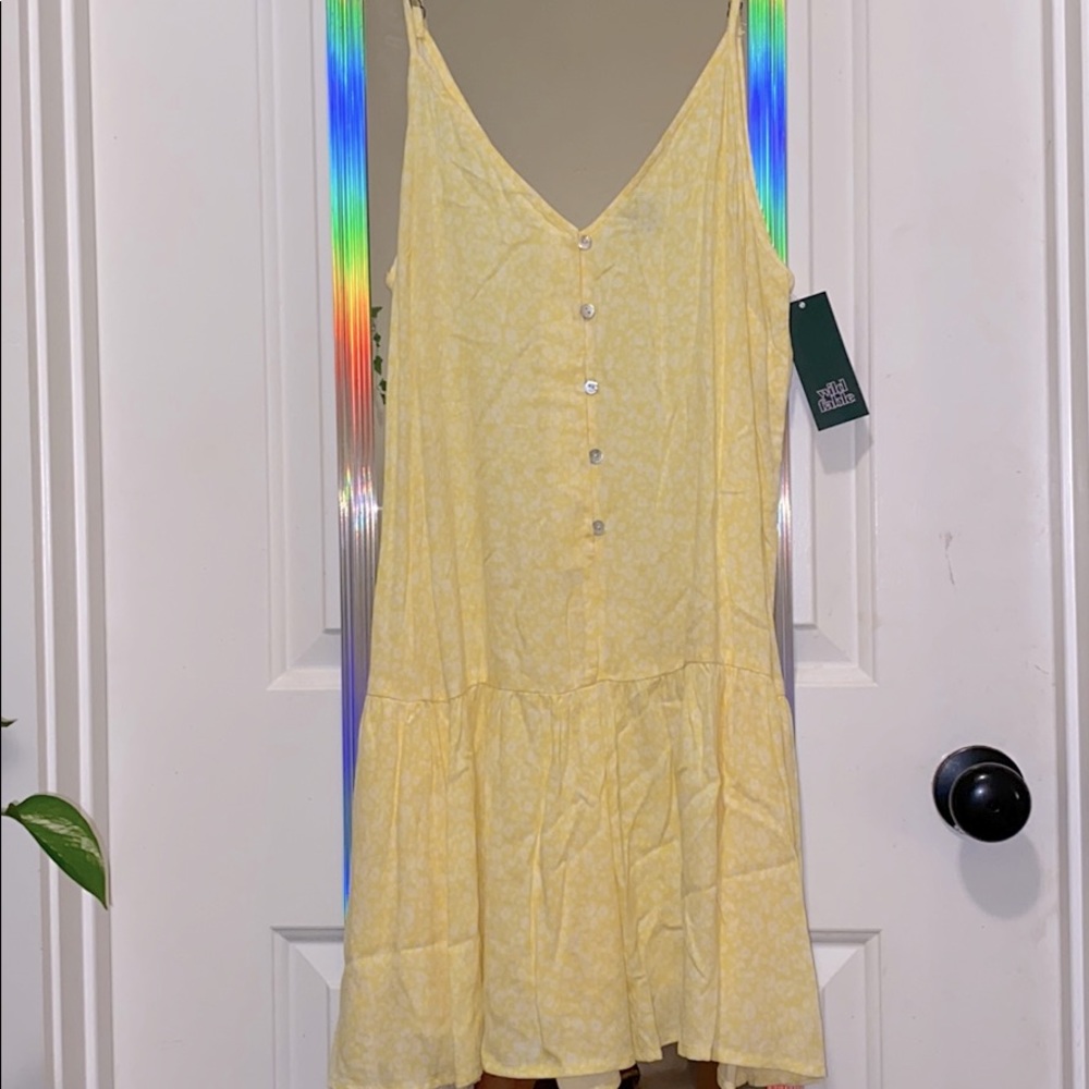 yellow summer dress (tag on)